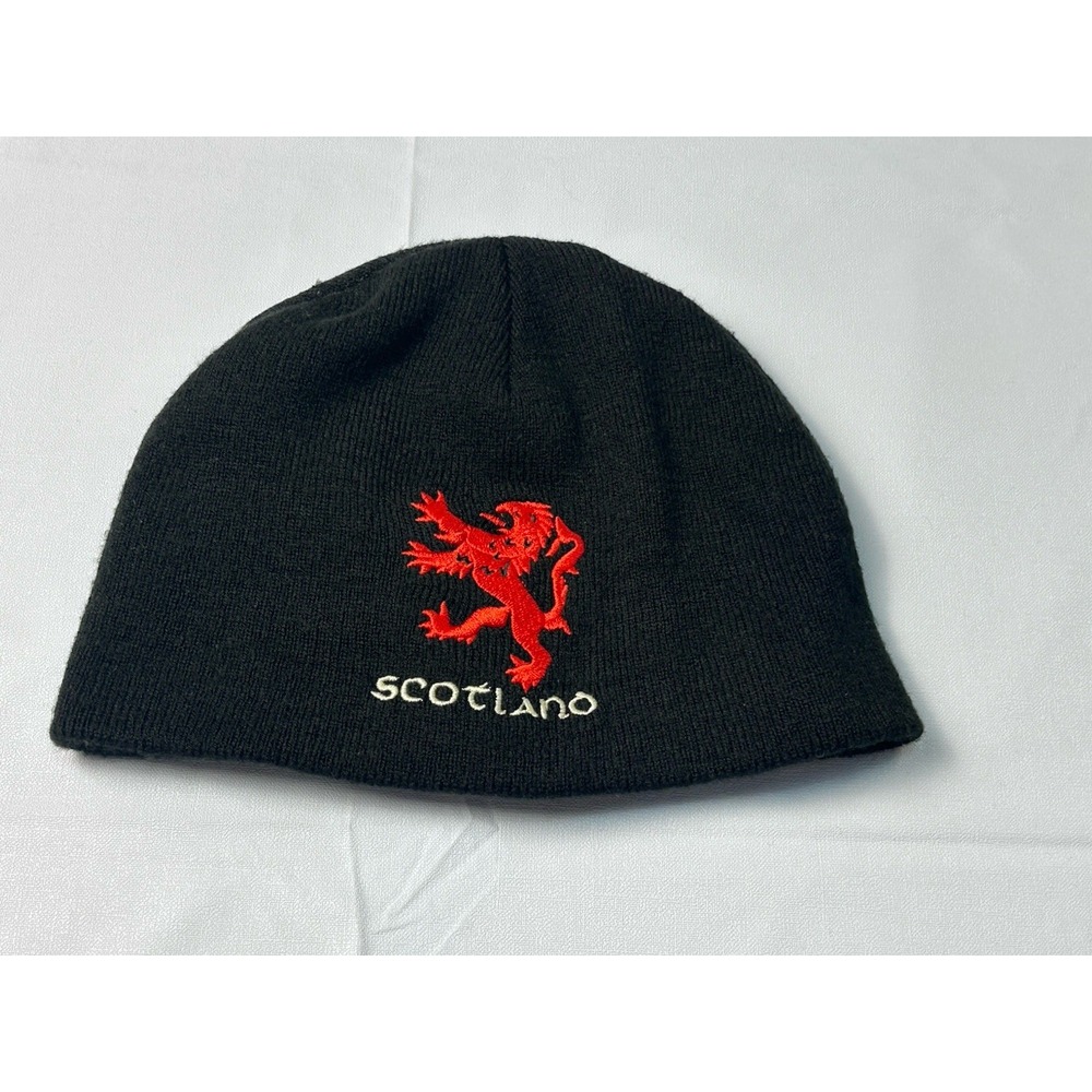 Vintage-Style Scotland Knit Beanie Hat OSFA Black Red Lion Crest Cozy